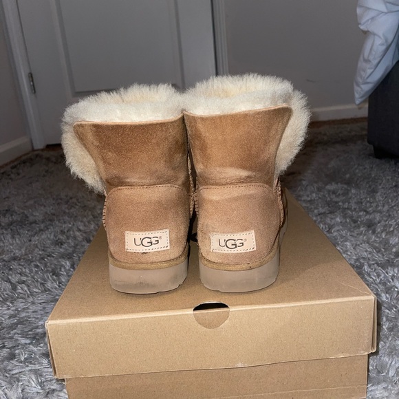 Uggs mini cuff size 9.5 - Picture 4 of 4